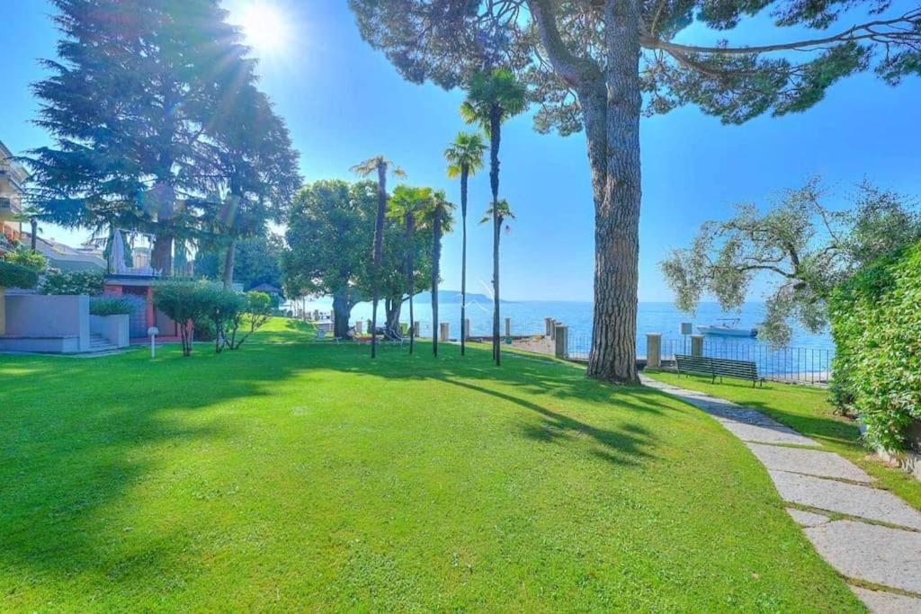 Appartamento 33 Rose Гардоне Ривьера Экстерьер фото